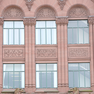 Fenêtres du palais rose