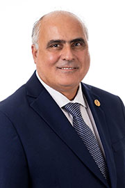 headshot of George Darouze