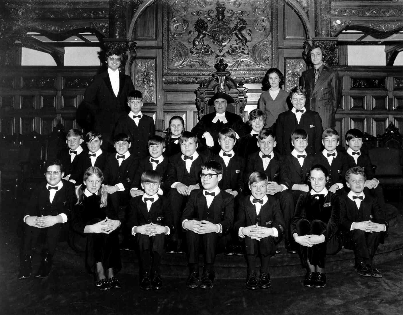 The first group of Pages to include girls, with Speaker Cass in 1971