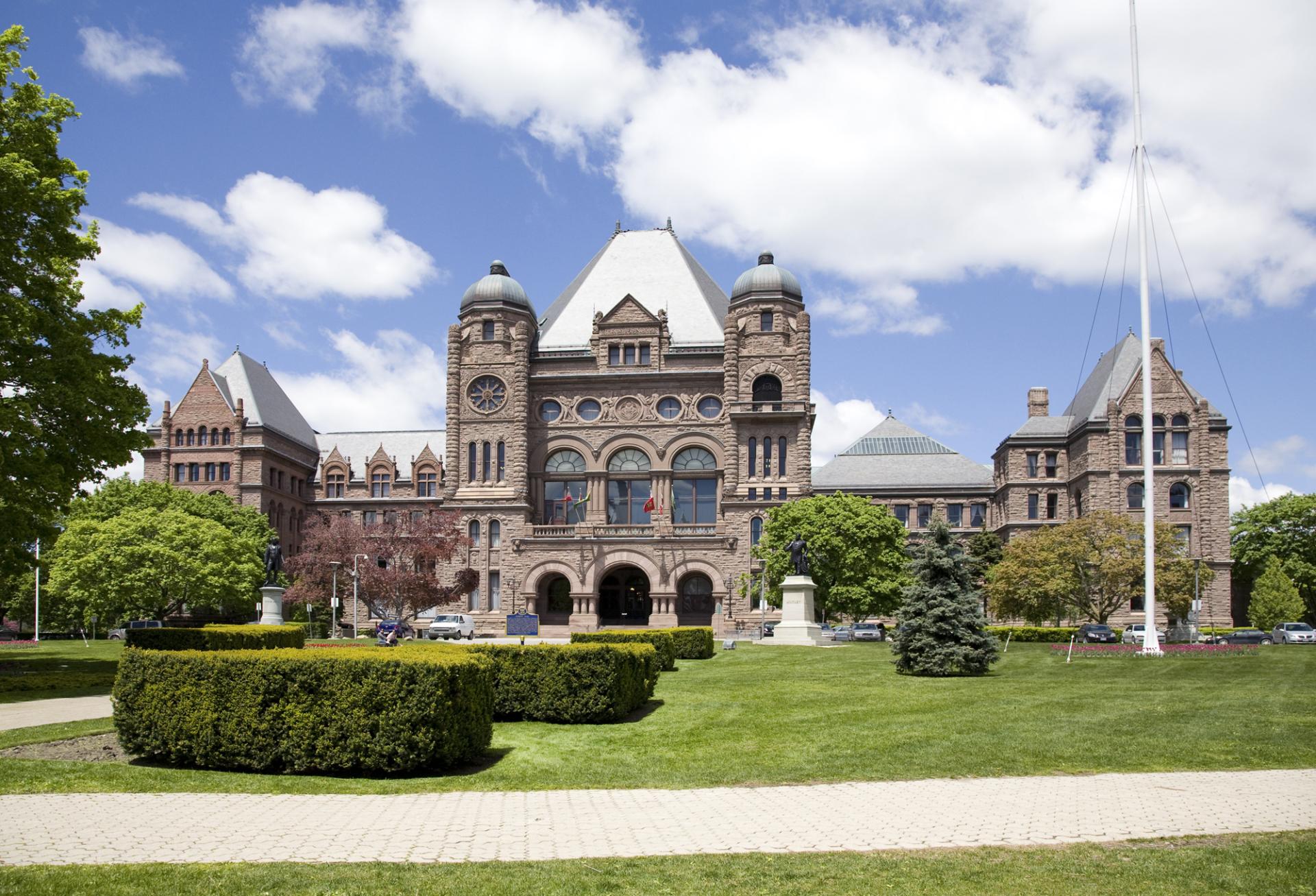 Photo de l'édifice de l'Assemblée législative de l'Ontario à Queen's Park, Toronto