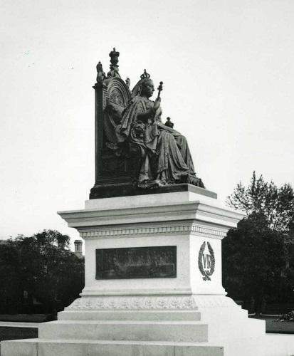 Statue de la reine Victoria, Queen's Park, 1902