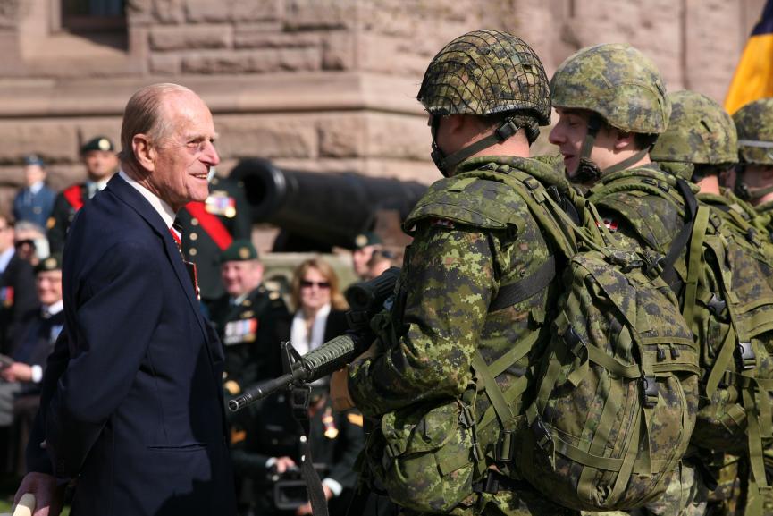Picture of the Duke of Edinburgh with members of the Royal Canadian Regiment, 2013
