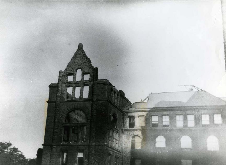 West wing of the Legislative Building on fire, 1909
