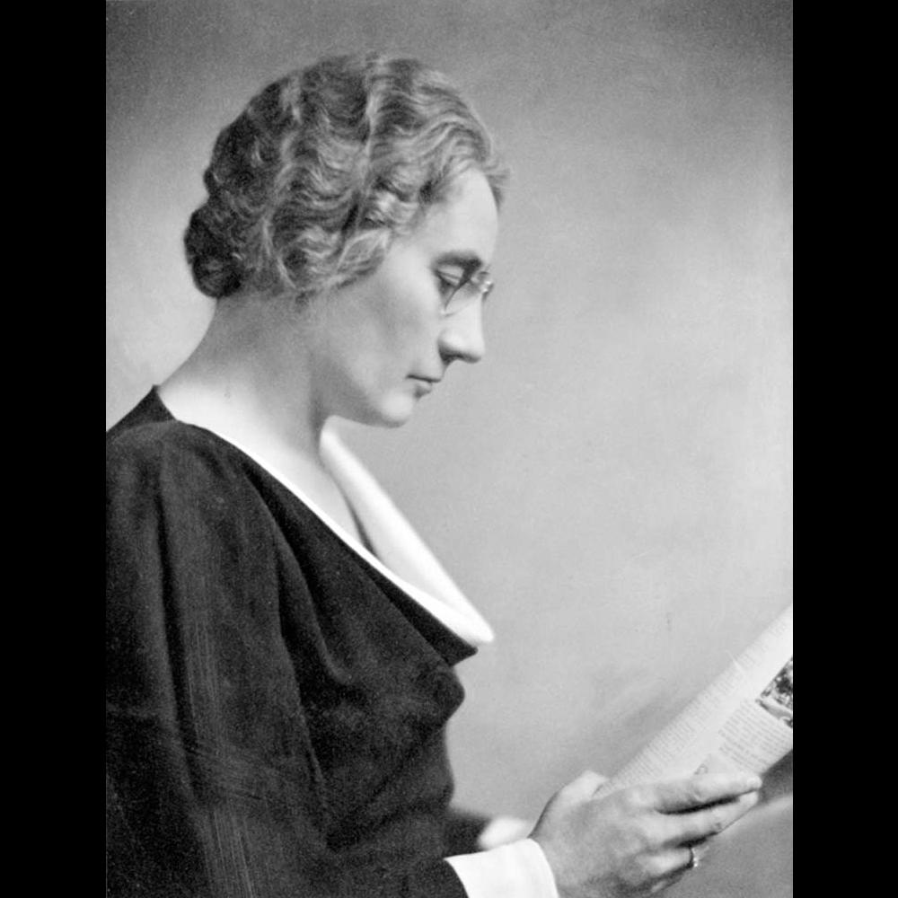 Picture of Agnes Macphail by Yousuf Karsh, Library and Archives of Canada