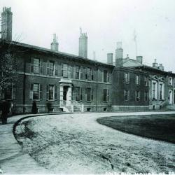 Picture of the Front Street Legislative Building, in use from 1832 to 1892.