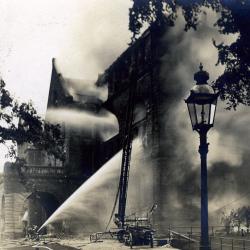 The west wing of the Legislative Building on fire, September 9, 1909. 