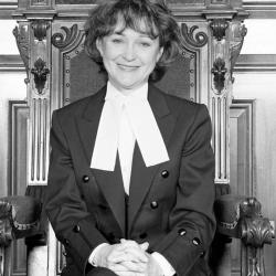Photo de Marilyn Churley, députée de 1990 à 2005, comme vice-présidente de l'Assemblée législative